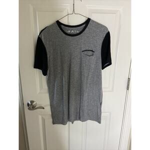 The Rail Men's T Shirt L Gray SS Pocket Stretch Casual Round Neck Zipper Pocket